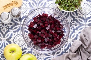 Салат из свеклы и яблок Салат из свеклы и яблок