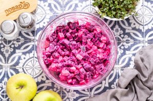 Салат из свеклы и яблок Салат из свеклы и яблок