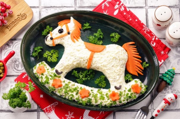 Салат "Оливье" на год Лошади