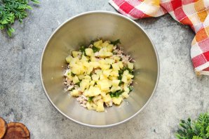 Салат с ананасами Салат с ананасами