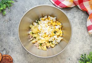 Салат с ананасами Салат с ананасами