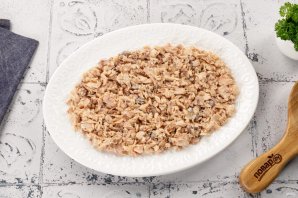 Салат с горбушей и сыром Салат с горбушей и сыром