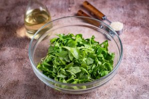 Салат с курицей и рукколой Салат с курицей и рукколой