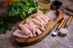 Салат с курицей и рукколой Салат с курицей и рукколой