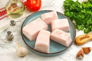 Сало в рассоле в банке