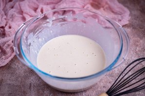 Слоеные пирожки с сыром и луком