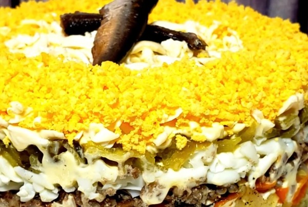 Праздничный салат «Любимчик» — лучший, среди блюд на Новогодний стол 2026! Праздничный салат «Любимчик» — лучший, среди блюд на Новогодний стол 2026!