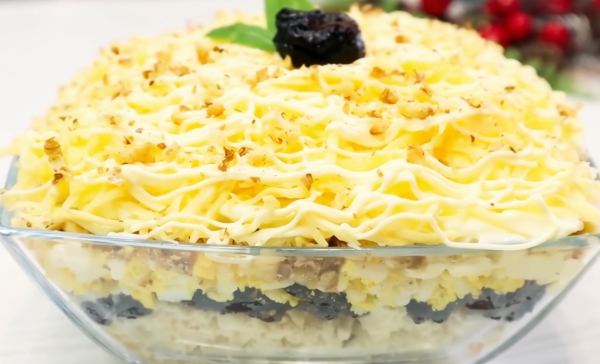 Невероятно вкусный салат «Абсент». Рецепт-настроение, который я искала на праздничный стол!