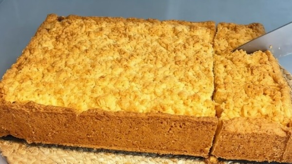 Нежный творожный пирог с хрустящей корочкой. Ходовой рецепт на каждый день: просто и вкусно Нежный творожный пирог с хрустящей корочкой. Ходовой рецепт на каждый день: просто и вкусно