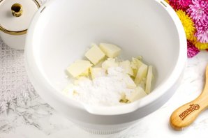 Бисквитный торт с кремом из сгущенки Бисквитный торт с кремом из сгущенки