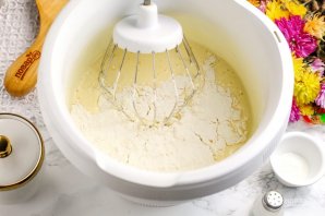 Бисквитный торт с кремом из сгущенки Бисквитный торт с кремом из сгущенки