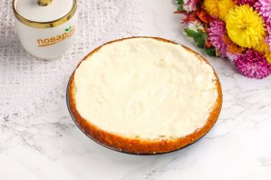 Бисквитный торт с кремом из сгущенки Бисквитный торт с кремом из сгущенки