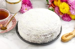 Бисквитный торт с кремом из сгущенки Бисквитный торт с кремом из сгущенки