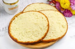 Бисквитный торт с кремом из сгущенки Бисквитный торт с кремом из сгущенки