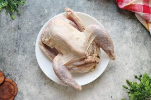 Фаршированная курица в духовке