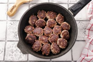 Фрикадельки с подливкой Фрикадельки с подливкой