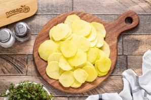 Картофельные чипсы в духовке без масла