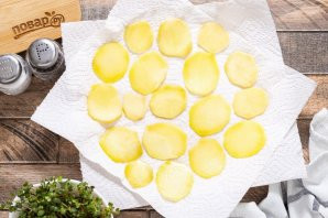 Картофельные чипсы в духовке без масла