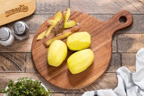 Картофельные чипсы в духовке без масла