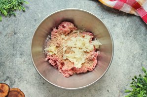 Котлеты из мясного фарша Котлеты из мясного фарша
