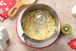 Новогодний салат "Нефритовый браслет"