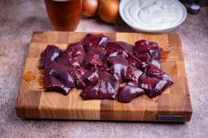 Печень говяжья в сметане Печень говяжья в сметане