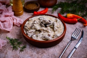 Печень говяжья в сметане Печень говяжья в сметане