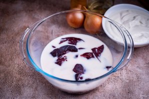 Печень говяжья в сметане Печень говяжья в сметане