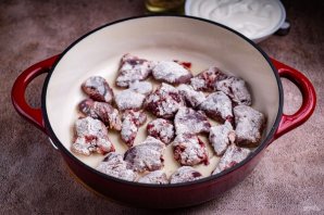 Печень говяжья в сметане Печень говяжья в сметане