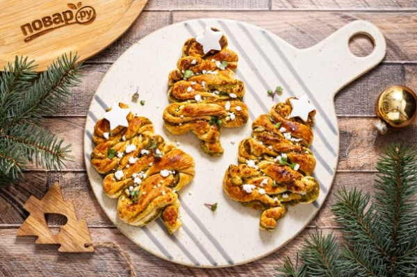 Праздничные елочки из теста