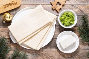 Праздничные елочки из теста