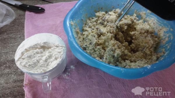 Рецепт: Овсяное печенье с орехами, изюмом и шоколадом - Очень вкусно и сытно.