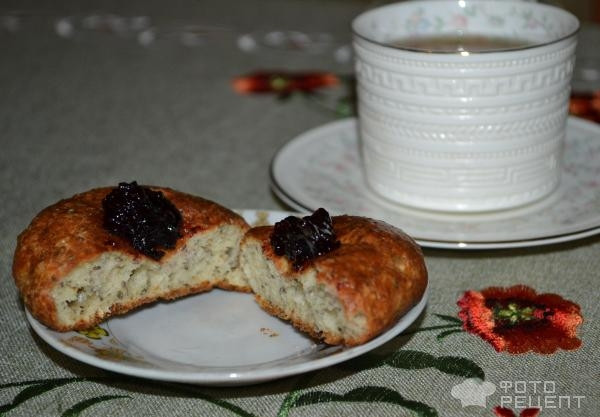 Рецепт: Печенье творожное - С чиа и вареньем из черной смородины