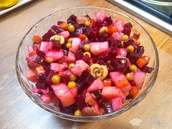 Рецепт: Вкуснейший винегрет с секретиком - с маринованными грибами