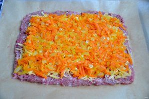 Рулет из фарша с яйцом Рулет из фарша с яйцом