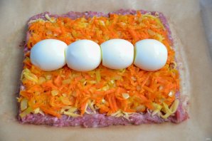 Рулет из фарша с яйцом Рулет из фарша с яйцом