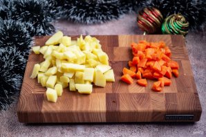 Салат "Оливье" новогодний Салат "Оливье" новогодний