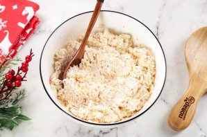 Салат "Рафаэлло" с крабовыми палочками Салат "Рафаэлло" с крабовыми палочками