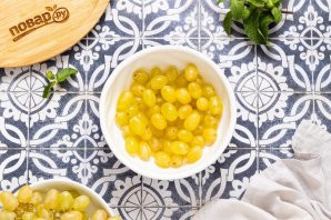 Виноград в чайном желе