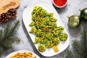 Закуска на Новый год в виде ёлки