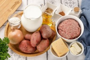 Запеканка с фаршем под соусом Бешамель