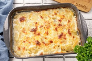 Запеканка с фаршем под соусом Бешамель
