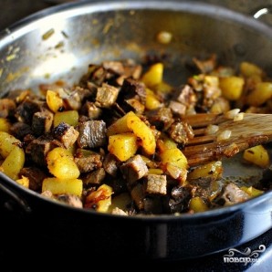 Жареная картошка с мясом Жареная картошка с мясом