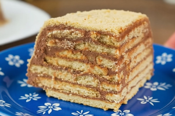 Мой спасительный рецепт для ленивых и занятых: безумно вкусный торт за 10 минут без плиты и духовки