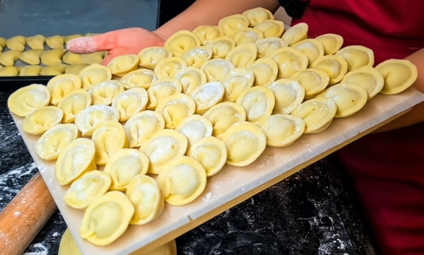 Вкуснее, чем классика! Идеальные домашние пельмени с эластичным тестом на воде и необычной начинкой