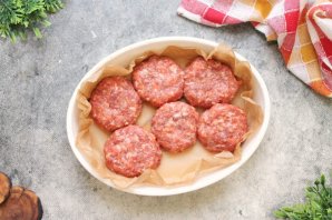 Котлеты из говядины в духовке