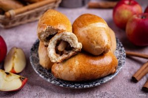 Печеные пирожки с яблоками