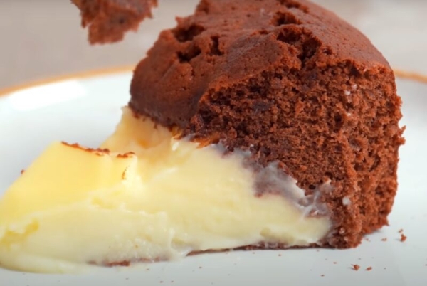 Выпекайте пирог с кремом прямо в духовке — секрет шоколадного «Вулкана»! Выпекайте пирог с кремом прямо в духовке — секрет шоколадного «Вулкана»!