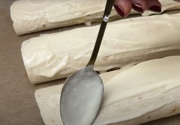 Готовим быстро и очень вкусно! Нежный сливочный рулет с яблочной и тыквенной начинкой Готовим быстро и очень вкусно! Нежный сливочный рулет с яблочной и тыквенной начинкой