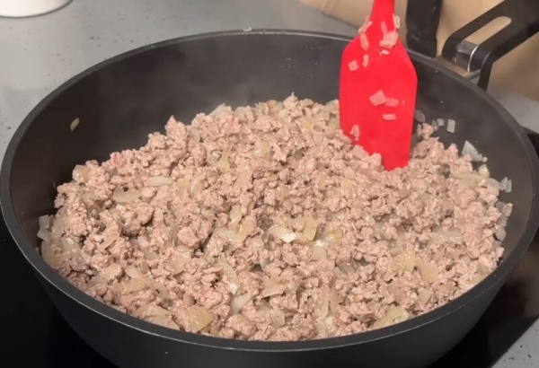 Фаршированные блинчики: с мясом или творогом. Всегда получаются вкусно, сочно и нежно! Фаршированные блинчики: с мясом или творогом. Всегда получаются вкусно, сочно и нежно!